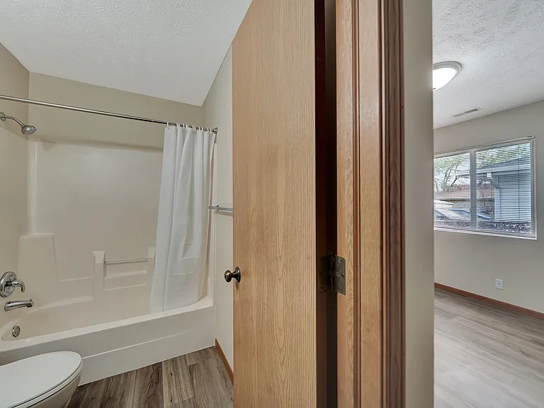 621 N 28th St #2 — Photo 22