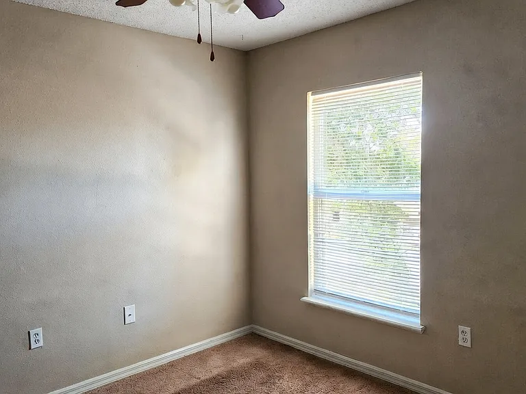 11228 Roman St — Photo 4