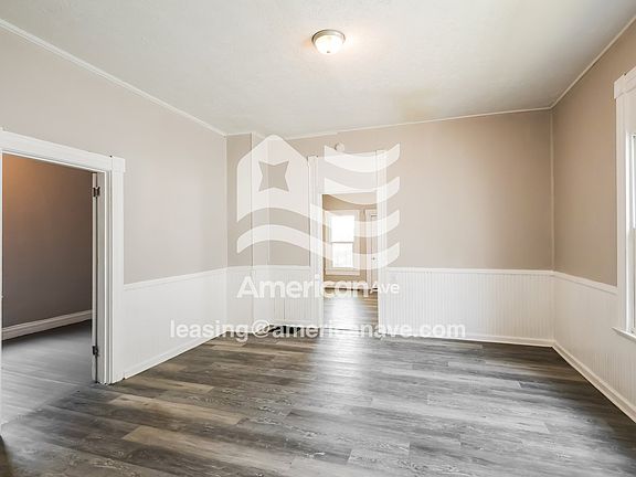 1496529_003_living_room_3.jpg