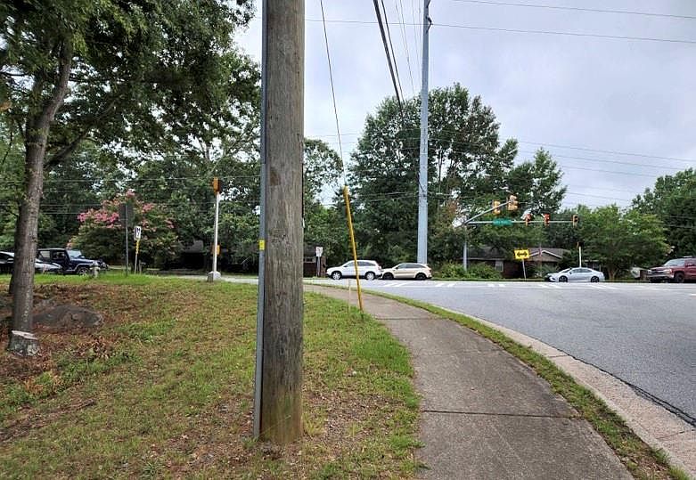 2nd image of 3061 Sandy Plains Rd
