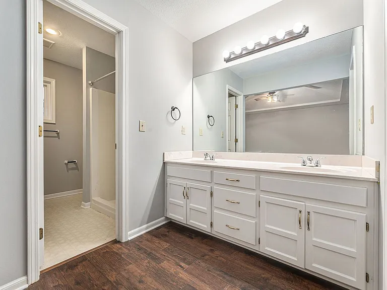 6334 82nd Ct — Photo 9