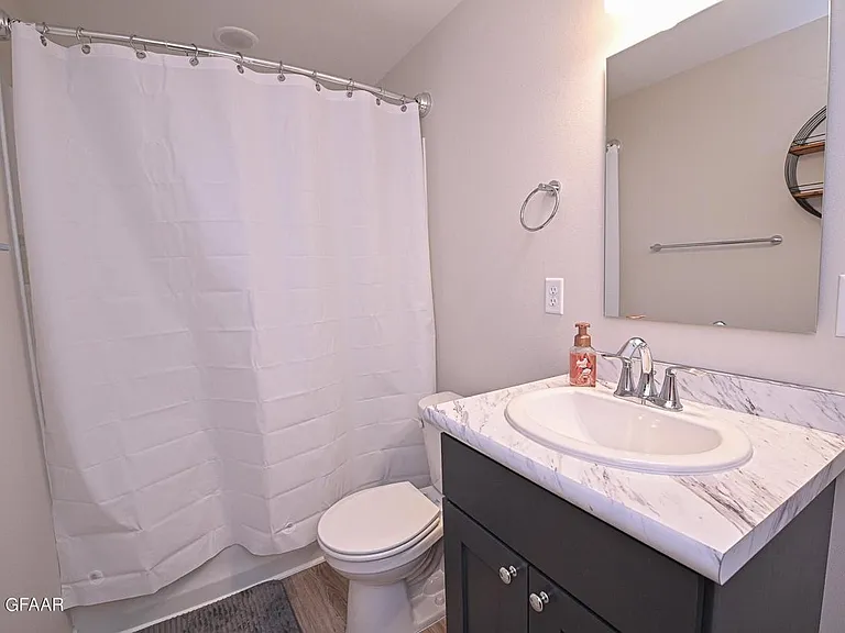 809 Thames Ct — Photo 15