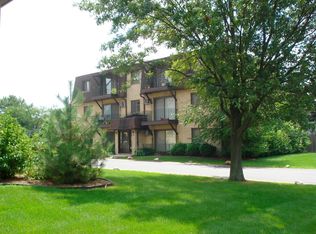 116 Olesen Dr, Naperville, IL 60540