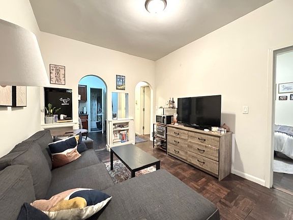 4th image of 509 E 85th St APT 1R