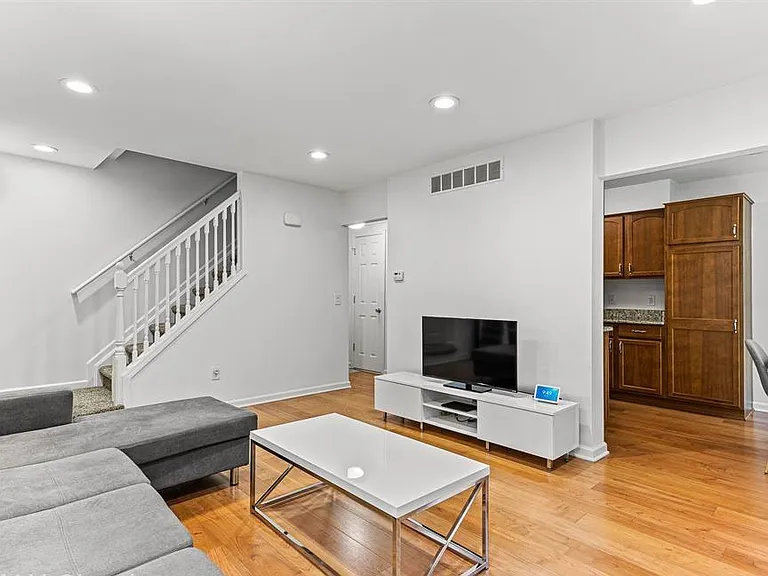 47086 Auburn Ct — Photo 4