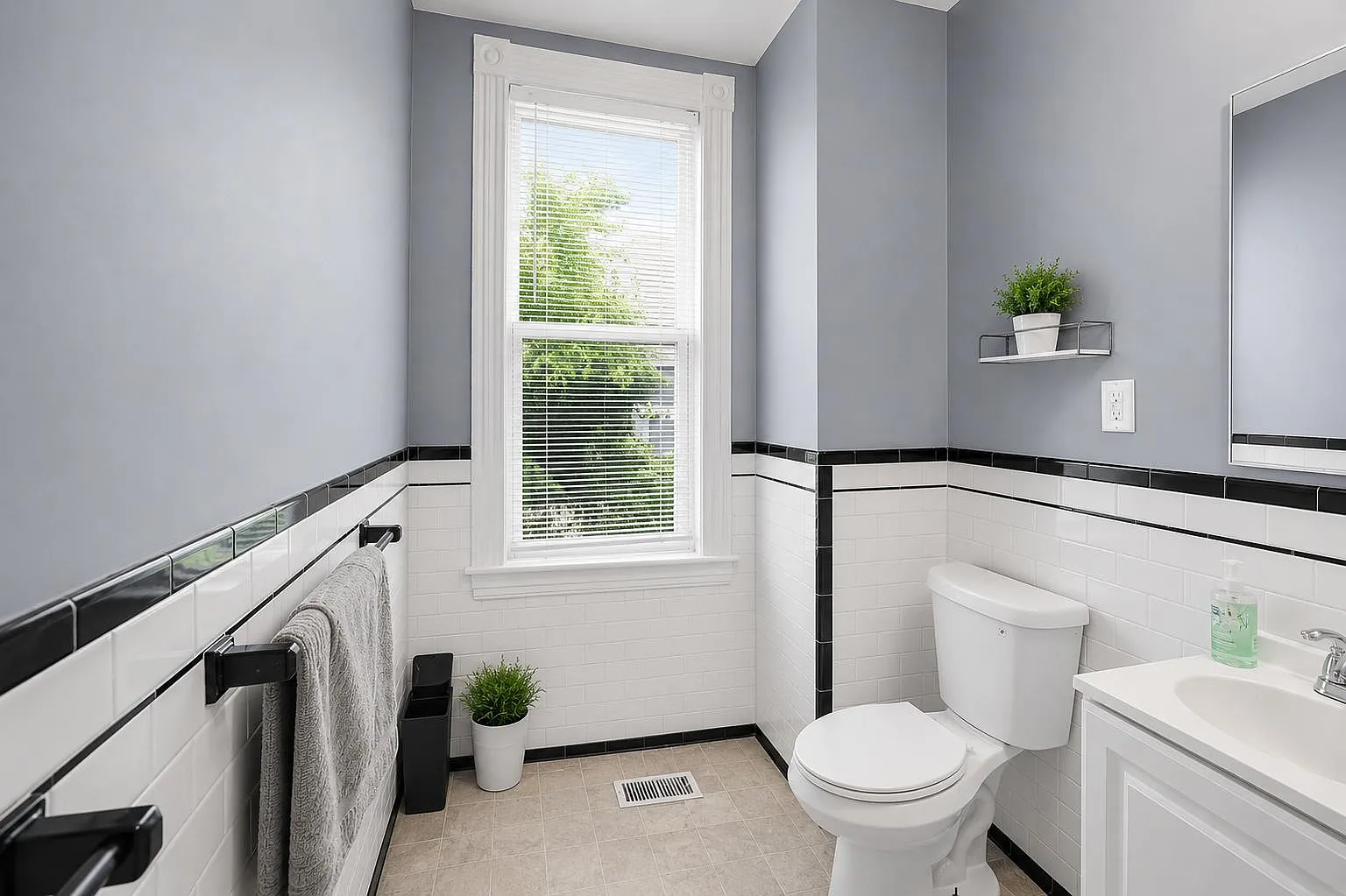 4 bed, 1.0 bath, 3793 sqft, $754 — Photo 4