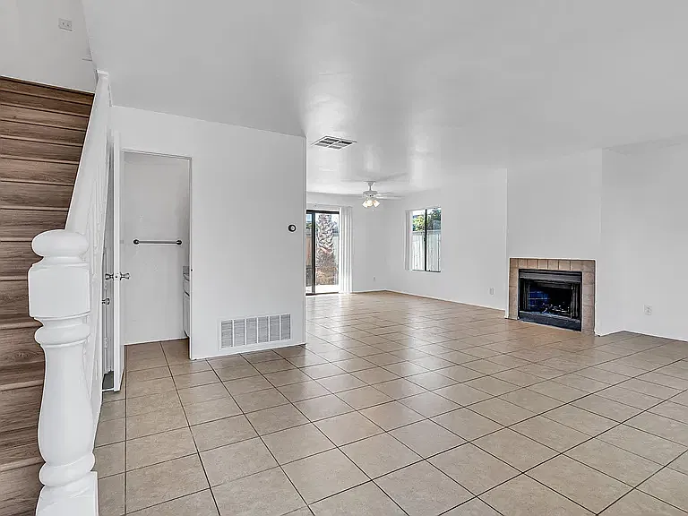 2 bed, 2.5 bath, 1219 sqft, $2,950 — Photo 4