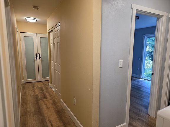 5th image of 266 Boundary Bay Rd