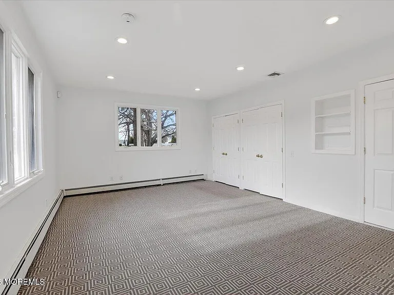 8 Pullman Ave — Photo 23