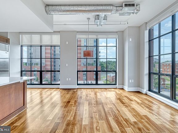 2nd image of 1615 N Queen St APT 502
