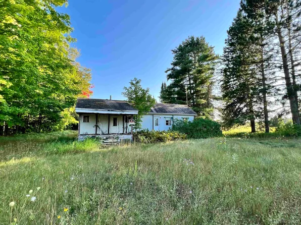 10499 Heikkila Rd, Pelkie, MI 49958