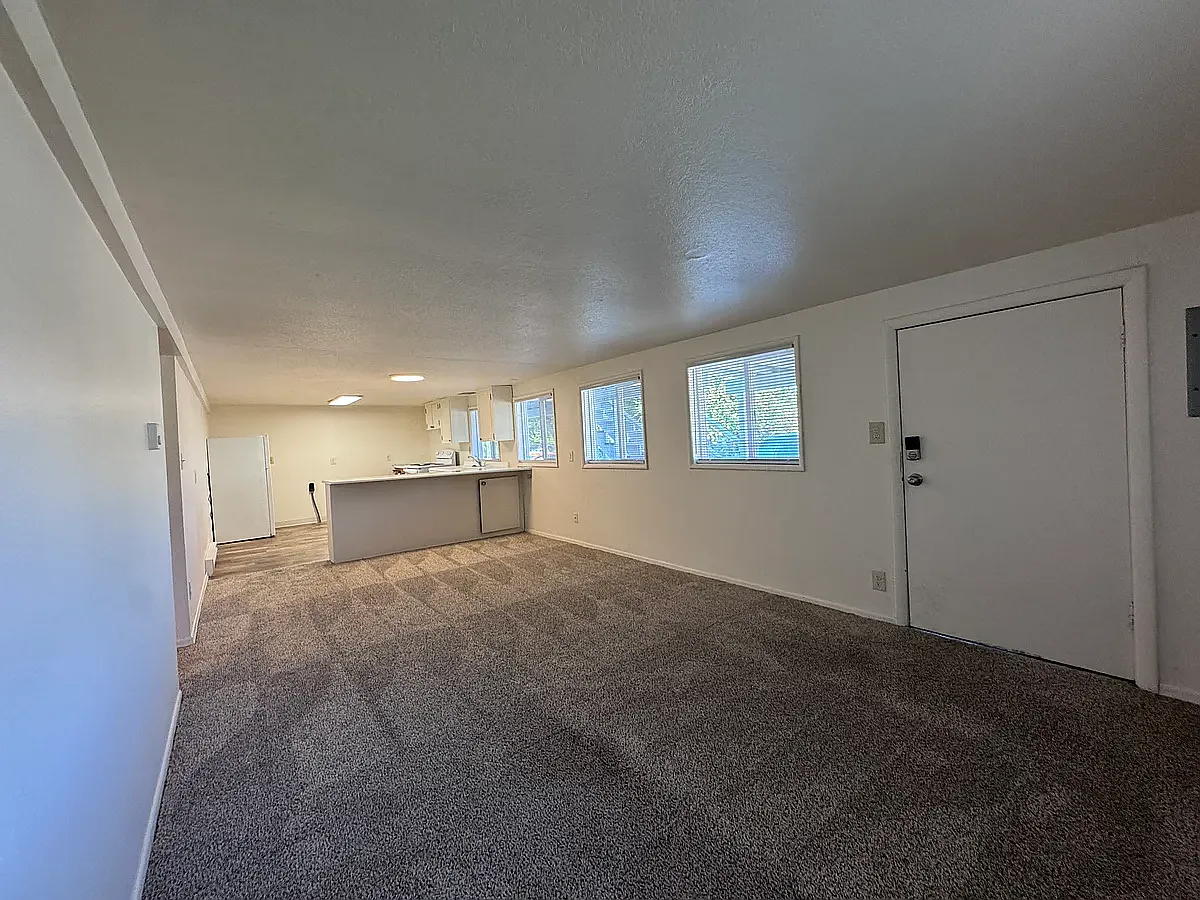 2 bed, 850 sqft, $1,349 — Photo 4