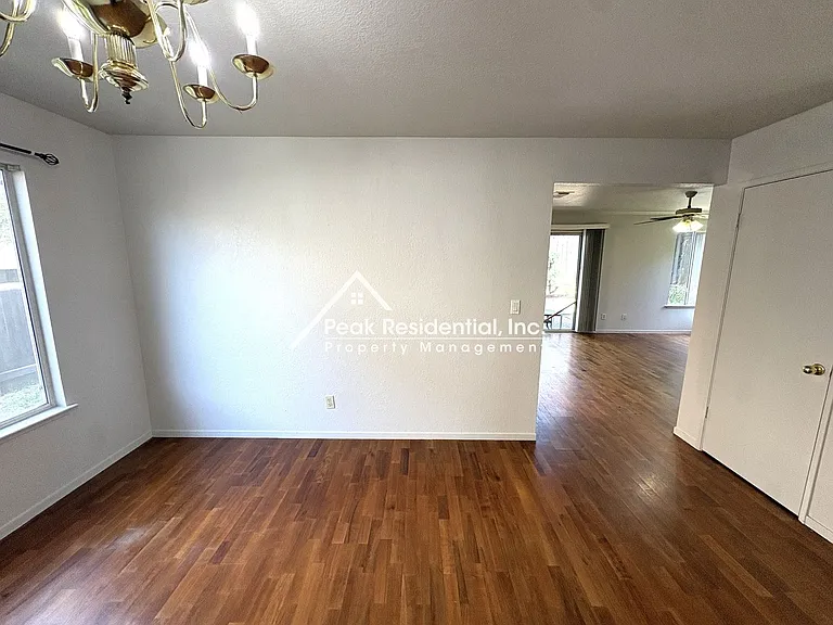 5621 Summit Dr — Photo 6