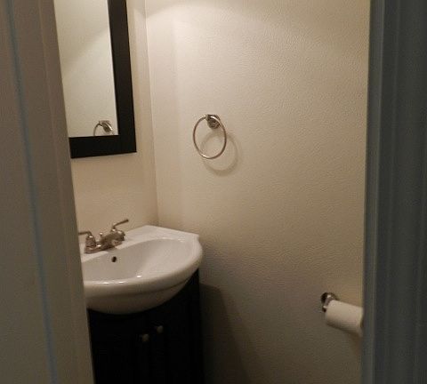 1/2 bath