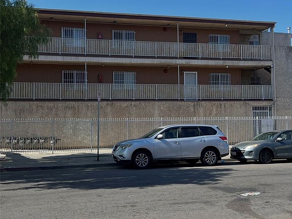 3rd image of 7001 S Main St