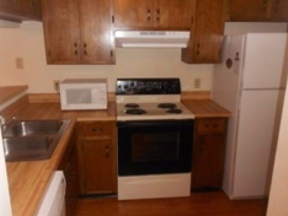 4th image of 3198 Ginger Dr APT A
