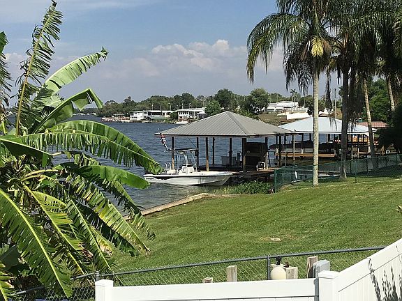 5th image of 625 Lake Clay Dr S