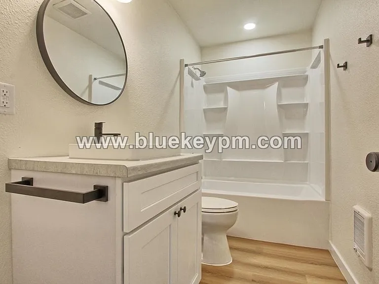 2905 Main St — Photo 6