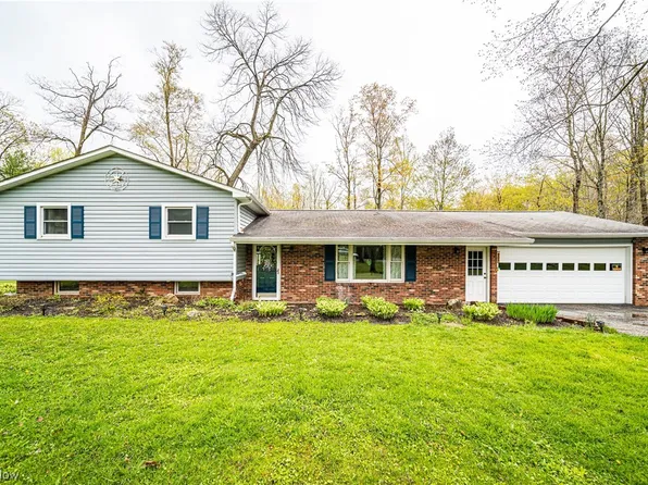 15057 Crestwood Dr, Middlefield, OH 44062