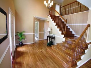 8111 Little Ridge Ln, Fairfax Station, VA 22039