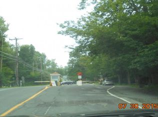 9290 Bluebird Ct, Tobyhanna, PA
