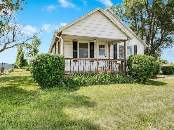 184 NE County Road V, Warrensburg, MO 64093