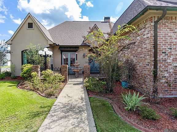 3rd image of 6905 Dianthus Dr