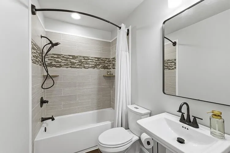1745 S Gary Pl — Photo 14