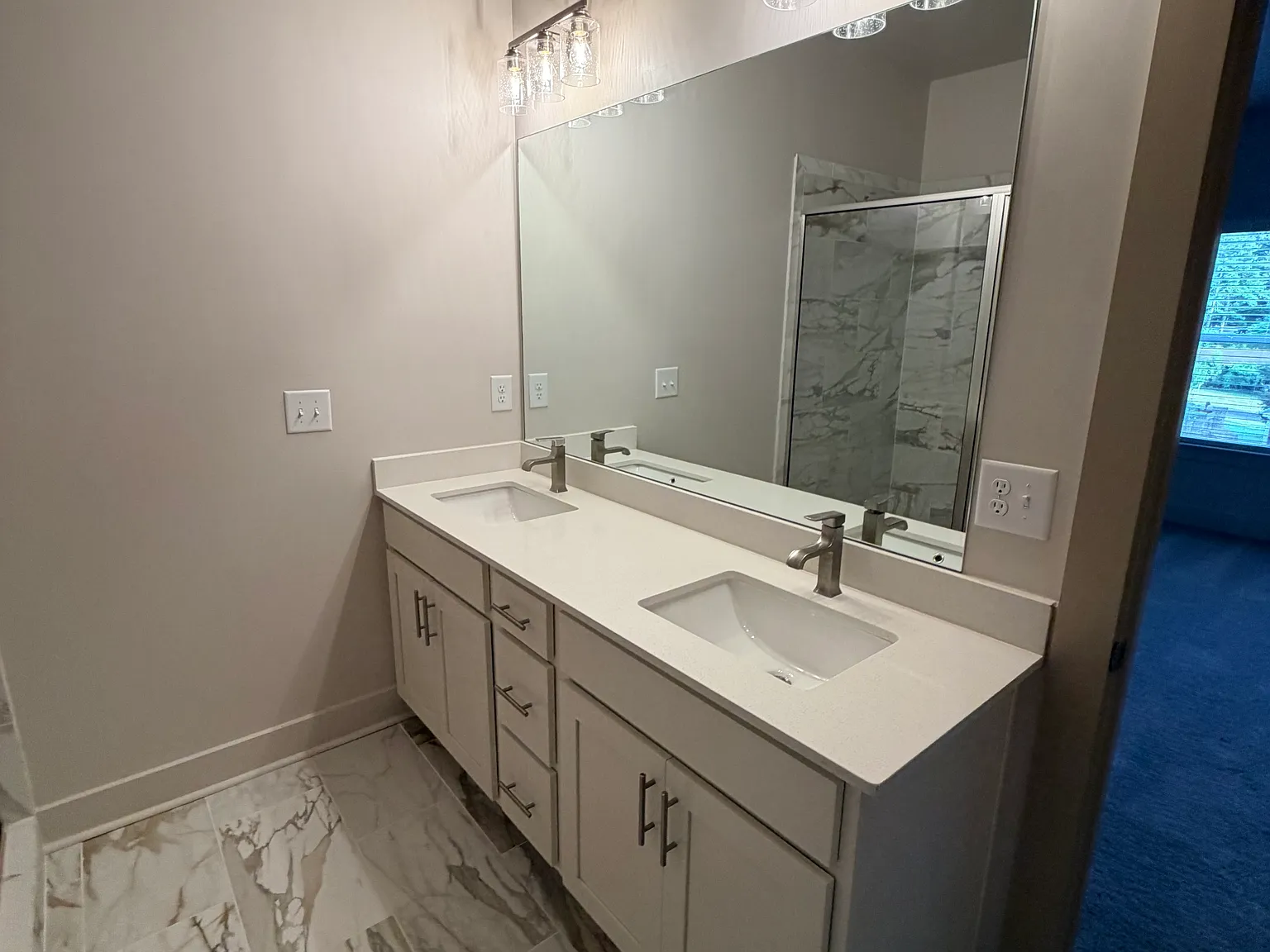 4 bed, 2.5 bath, 1909 sqft, $2,695 — Photo 2