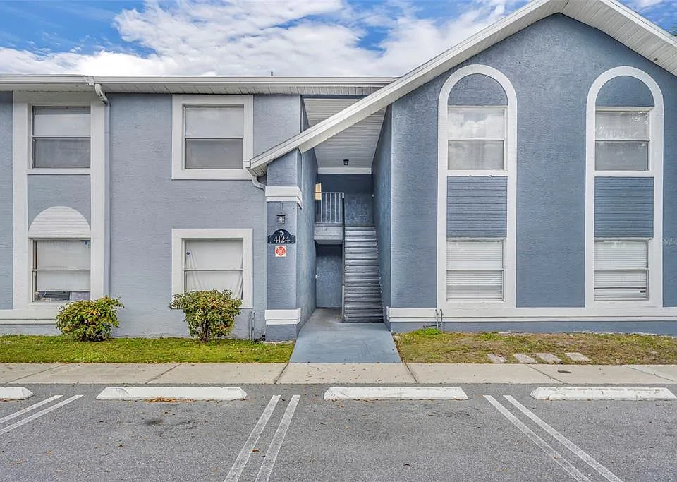 4124 Pershing Pointe Pl #4