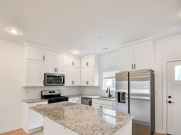 3rd image of 1851 S Garland Ave #1