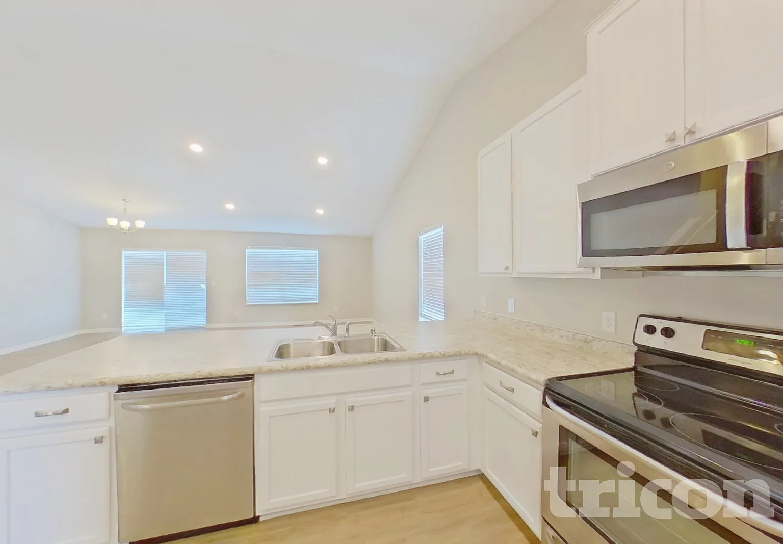 15225 Emory Avenue Apple Valley MN — Photo 4