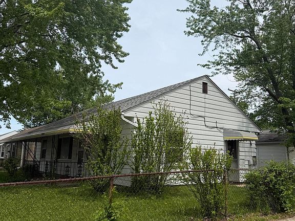 2nd image of 26700 Grandmont St