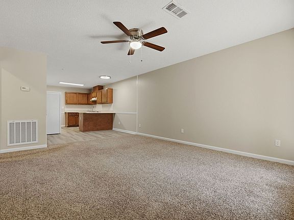 3rd image of 1402 Catherine Dr #A