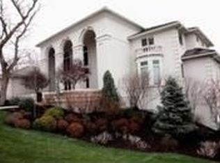 10443 S Oakcrest Ln, Olathe, KS 66061