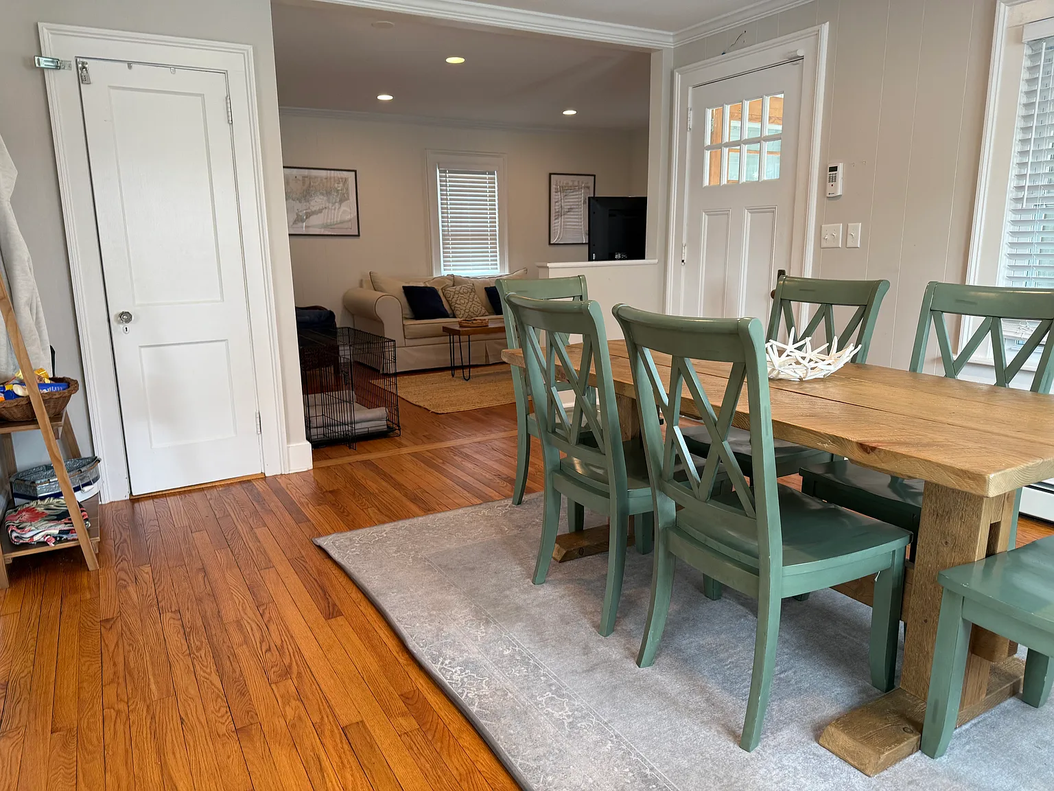 3 bed, 1370 sqft, $3,000 — Photo 3