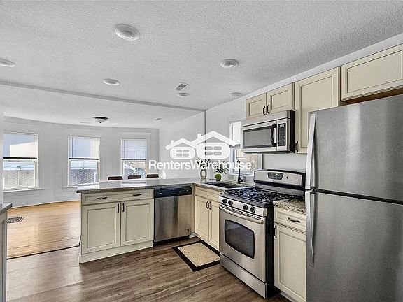 2nd image of 544 36th St APT 2