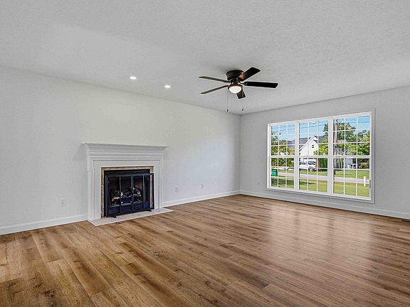 5th image of 736 N Palmers Chapel Rd