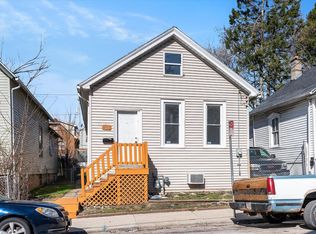 1931 S 5th Pl, Milwaukee, WI 53204