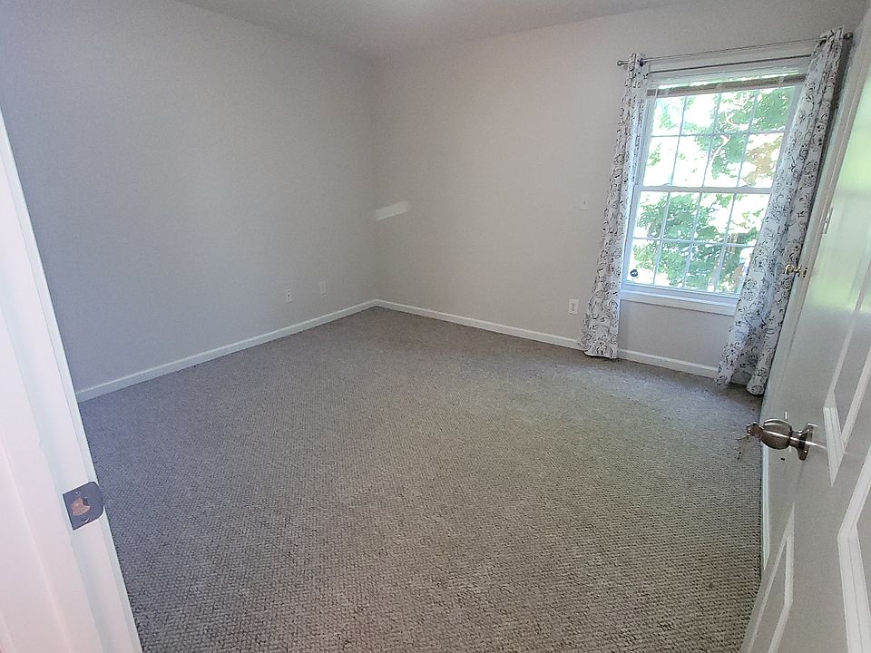 1st image of 80 Swanson Ave Room 2