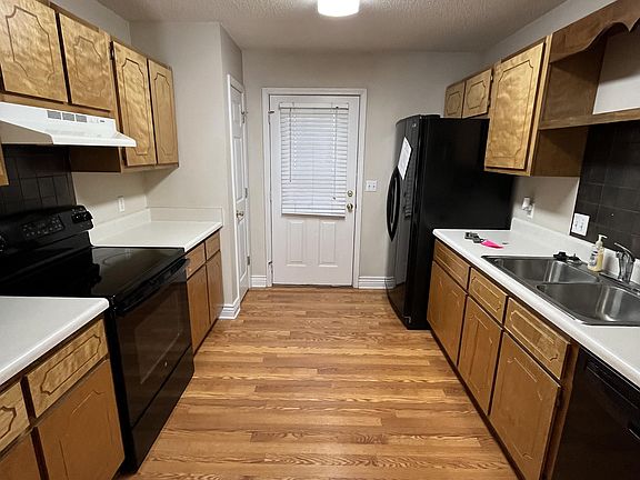 4th image of 1017C Creel St