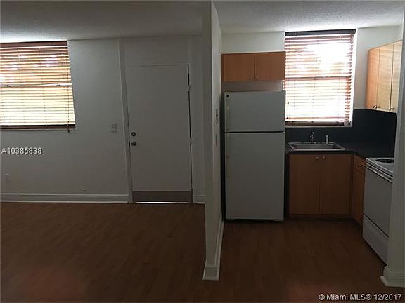 5th image of 1801 S Treasure Dr APT 310