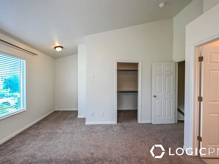1743 S 750 E #UPSTAIRS — Photo 16