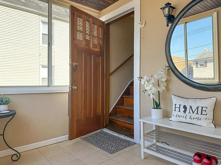 184 Maple St #2 — Photo 2