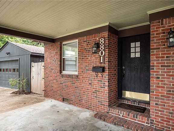 4th image of 8801 Commodore Overlook
