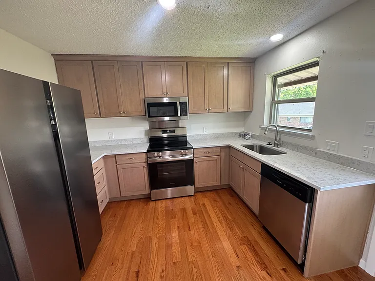 9515 Westpark Dr #B — Photo 3