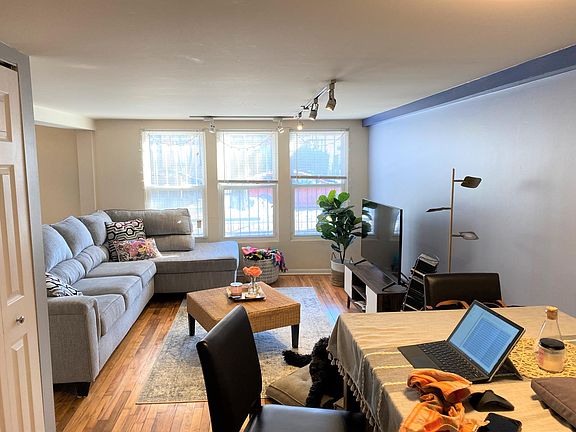 2nd image of 1852 N Washtenaw Ave APT 1