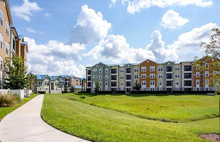 Integra Cove Apartments — Photo 18