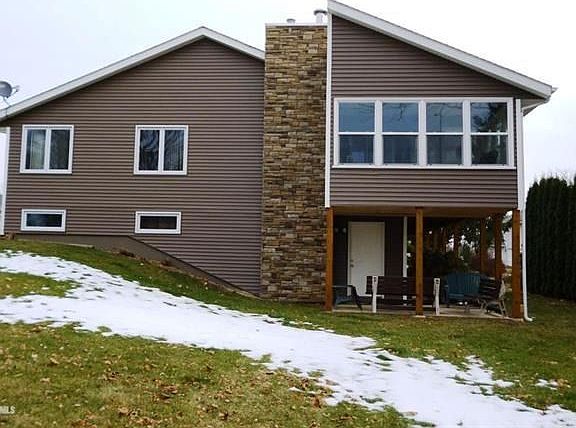 Love that fireplace stone