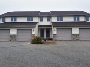 102 Pine Ridge Ct, Barneveld, WI 53507